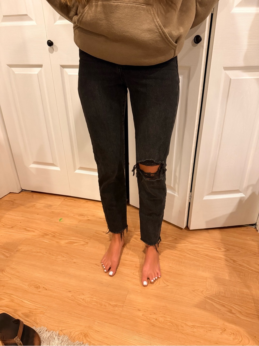 Levi's Black Distressed Ankle Crop Jeans